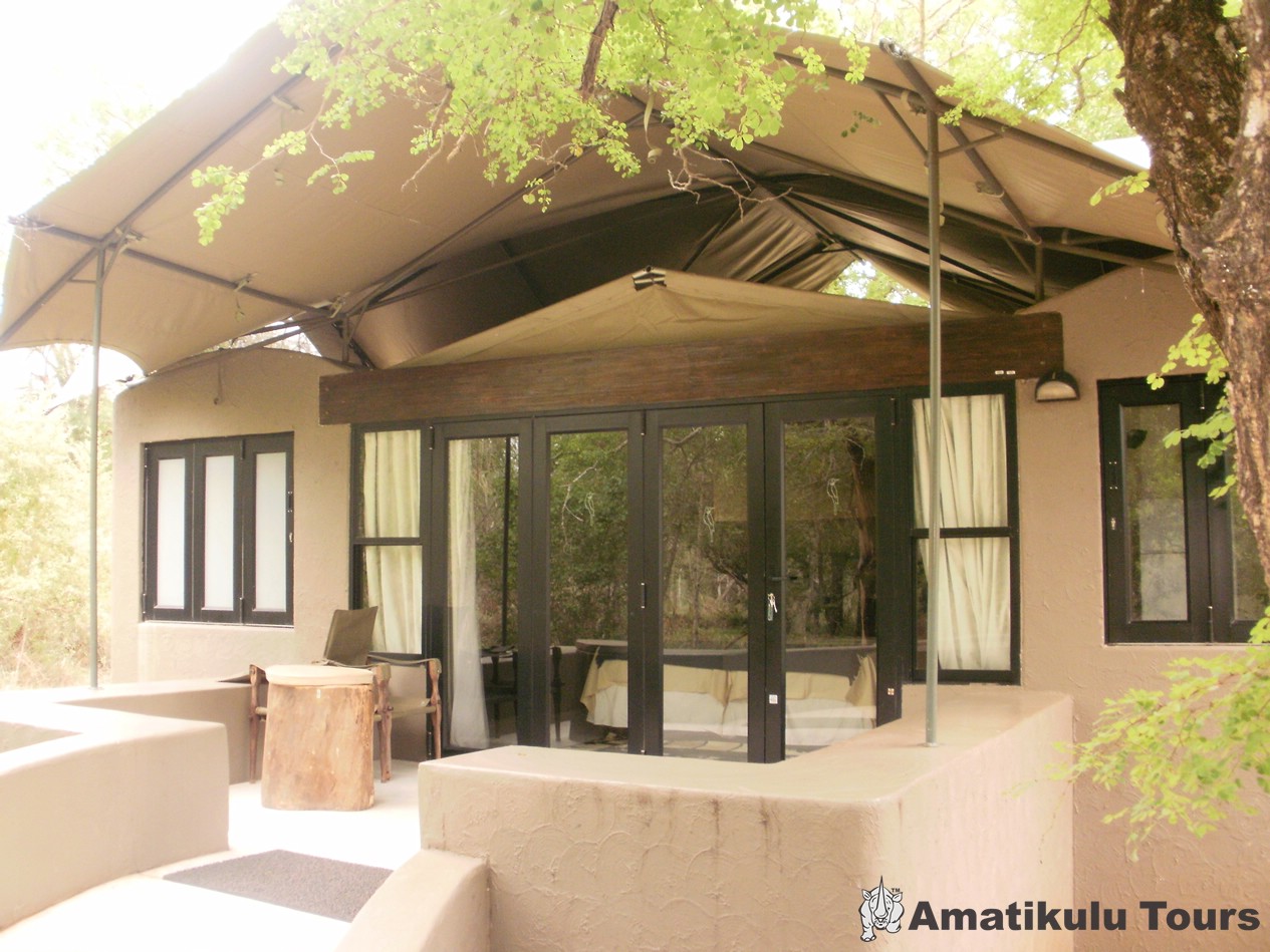 2 Bed Nselweni Bush Camp patio