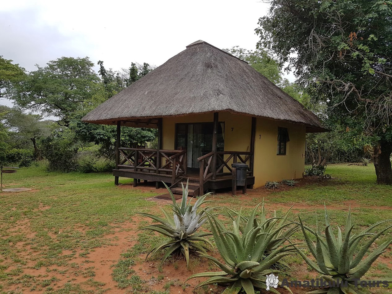 2 Bed Rest Hut Entrance